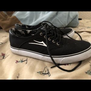 Men’s 9.5 lakai shoe